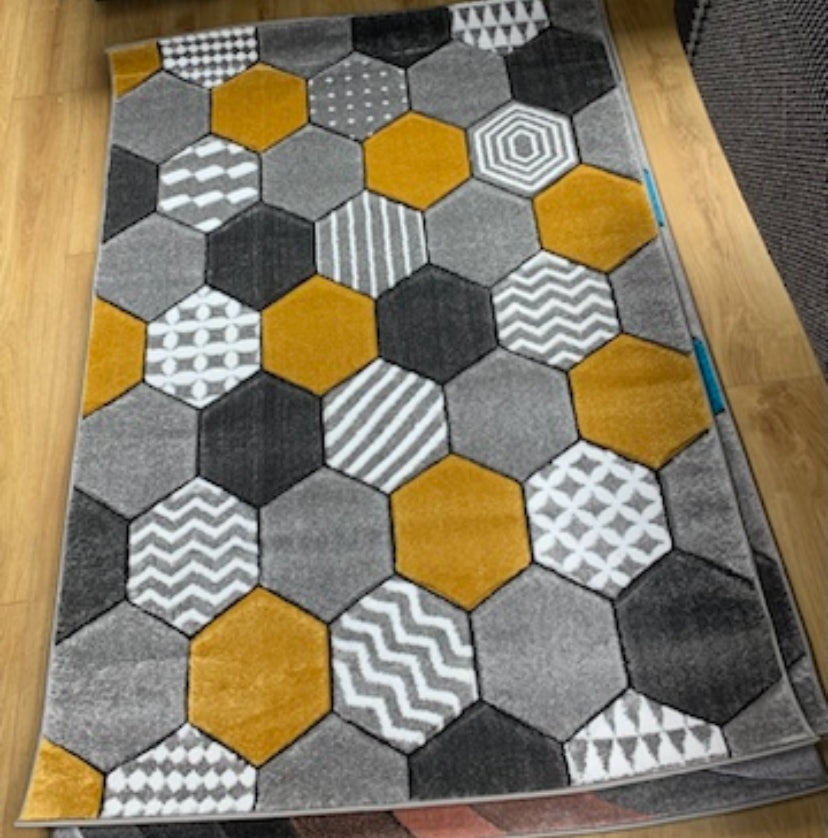 Honeycomb Hexagon Pattern Rug – Multiple Colours & Sizes