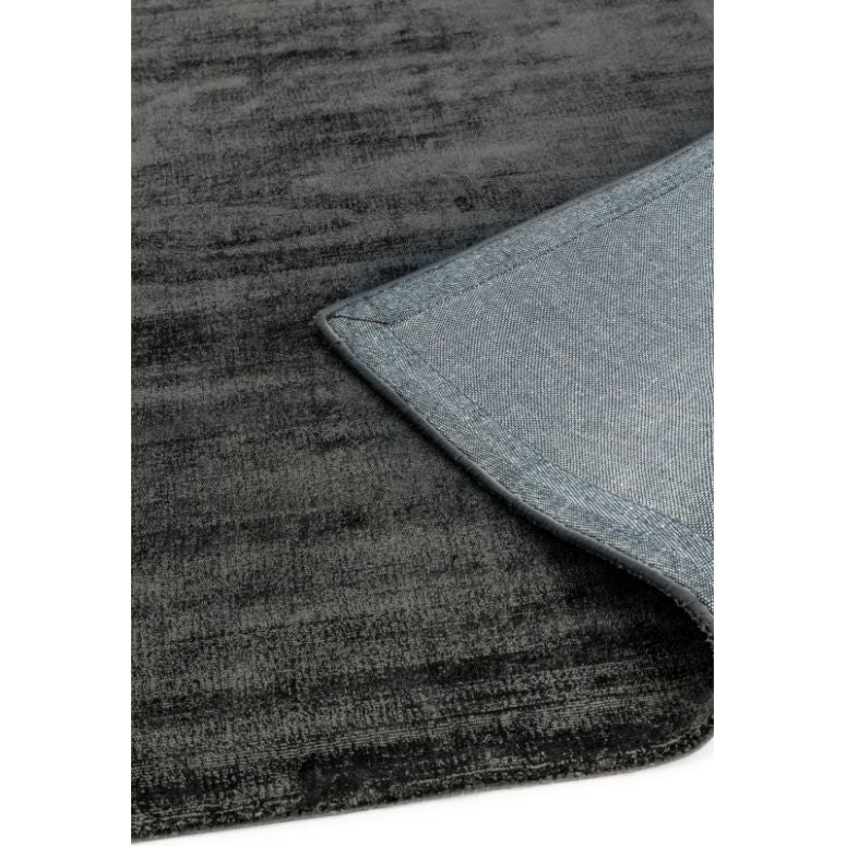 Blade Charcoal